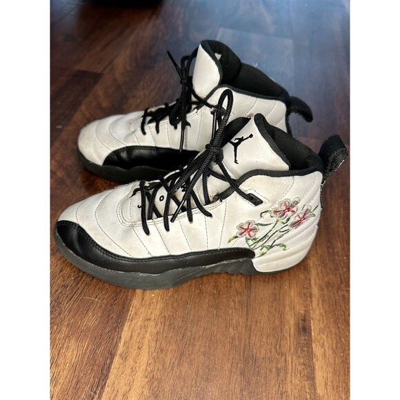 Nike Big Kids Air Jordan 12 Retro GS "Floral" Sneakers Size 1.5Y GUC!